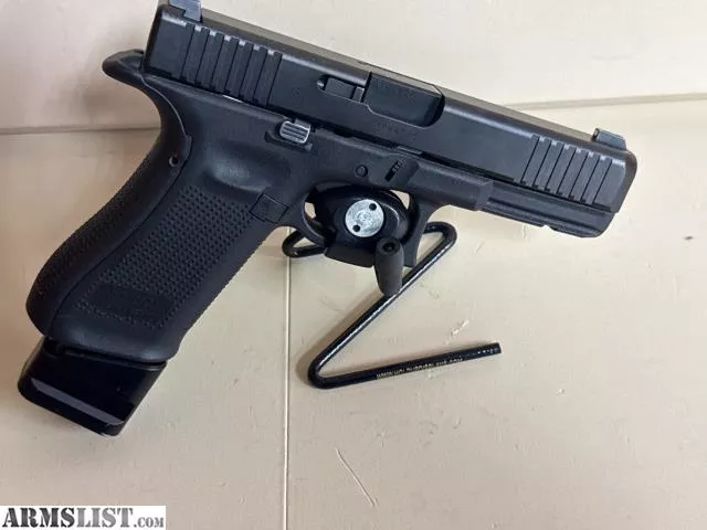 “Used” Glock 22 Gen 5 .40 Cal from Quik Pawn Shop near Birmingham, Baldwin County, AL